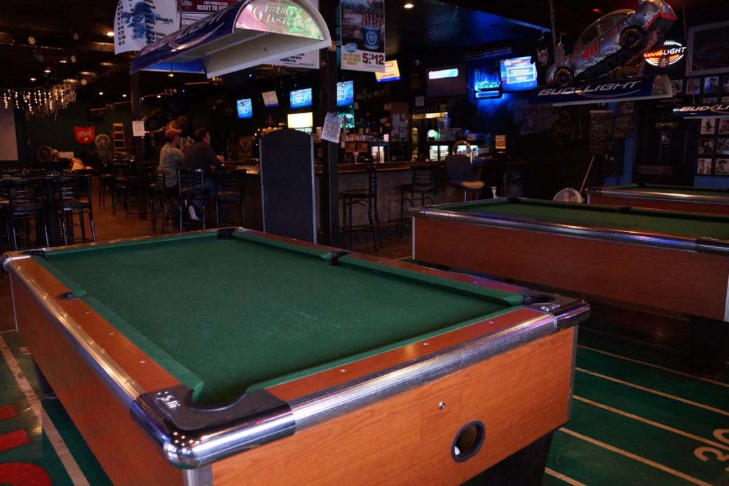 Coin Operated Pool Tables for Bars, Amusement Centers, Clubs
